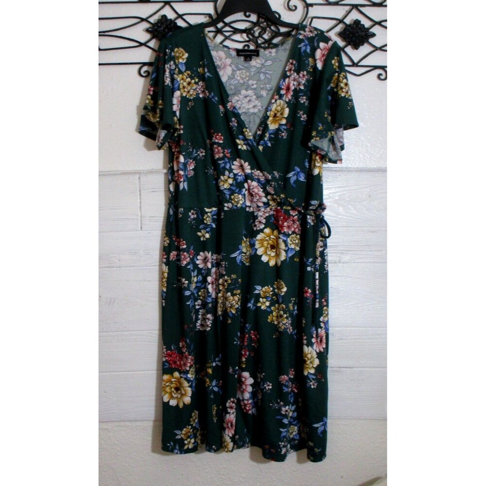 Fortune & Ivy Knit Dress Women's Size 1X Green Floral Short Sleeve V Neck